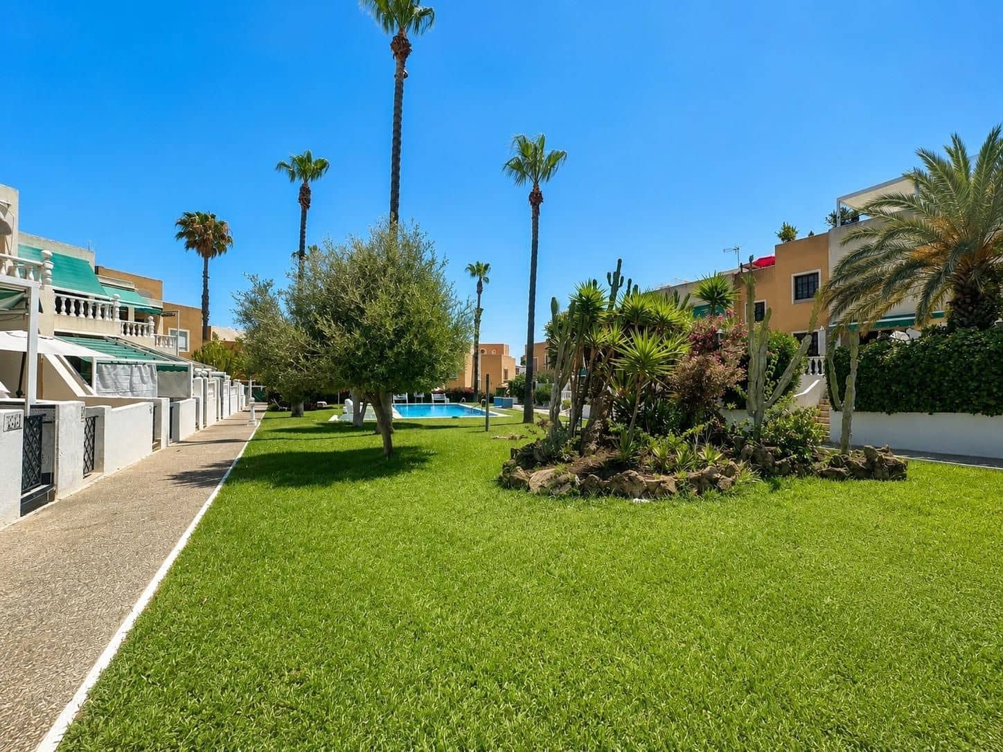 1 chambre Bungalow à vendre à Torrevieja - 146 900 € (Ref: 9955151)