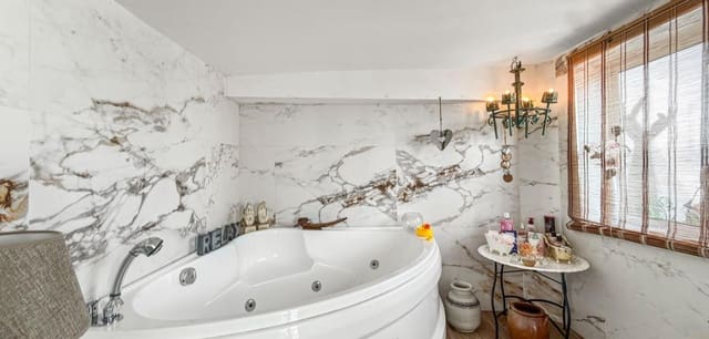 7 soveværelse Villa til salg i Rojales med swimmingpool - € 1.299.000 (Ref: 9963273)
