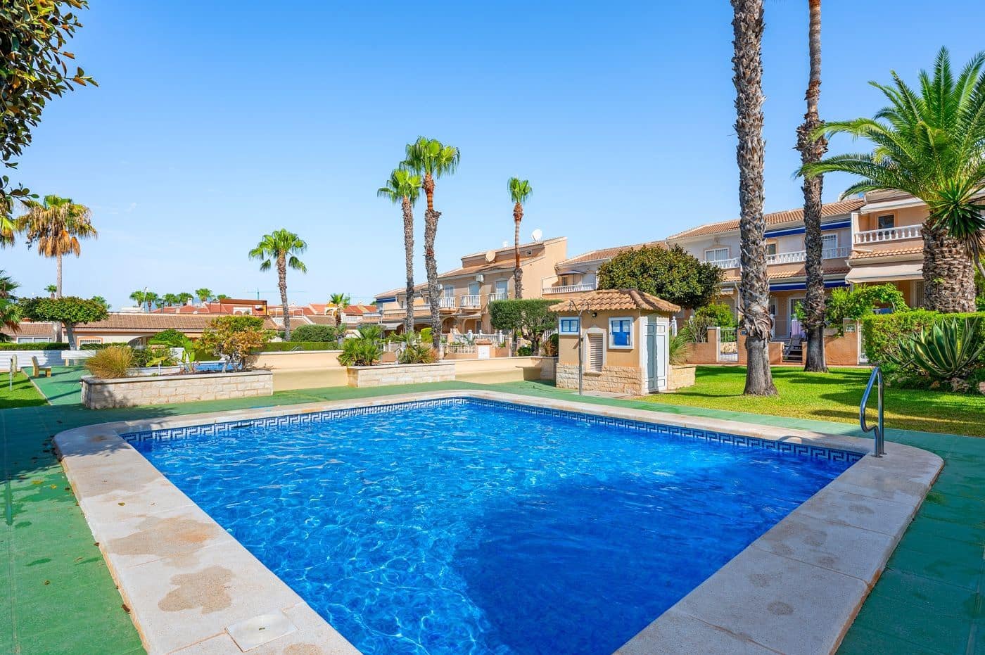 2 Zimmer Reihenhaus zu verkaufen in Dona Pepa mit Pool - 185.000 € (Ref: 9965440)