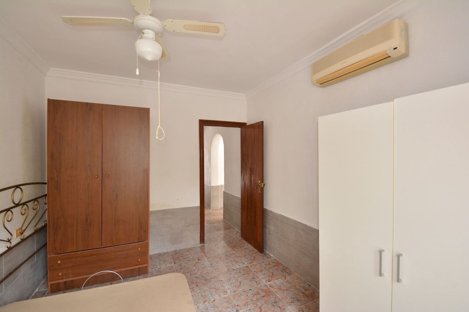 4 slaapkamer Rijtjeshuis te koop in Paraje Natural - € 235.000 (Ref: 9965448)