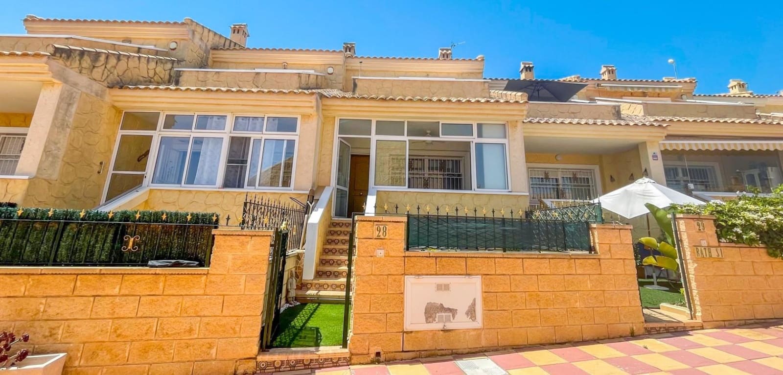 4 soverom Hus til salgs i Torrevieja med garasje - € 320 000 (Ref: 9965449)