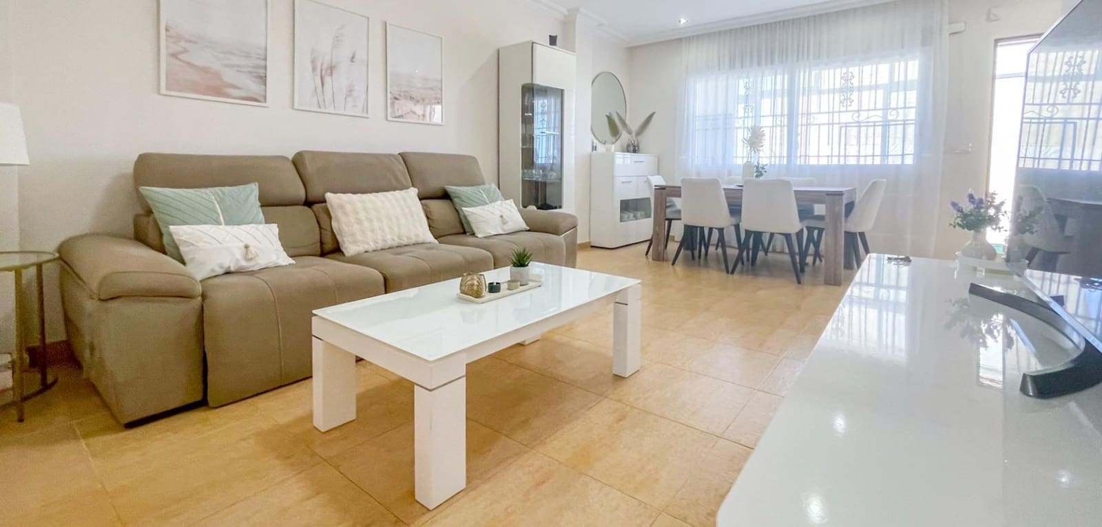 4 soverom Hus til salgs i Torrevieja med garasje - € 320 000 (Ref: 9965449)