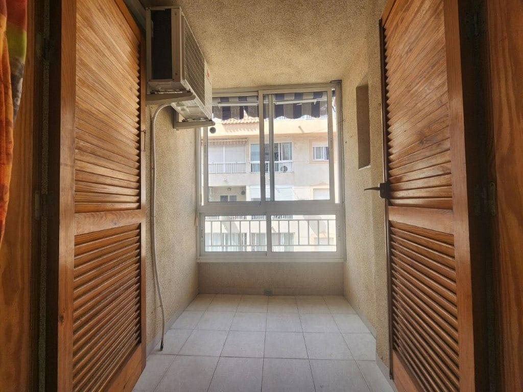 1 soverom Leilighet til salgs i Torrevieja - € 105 000 (Ref: 9966764)