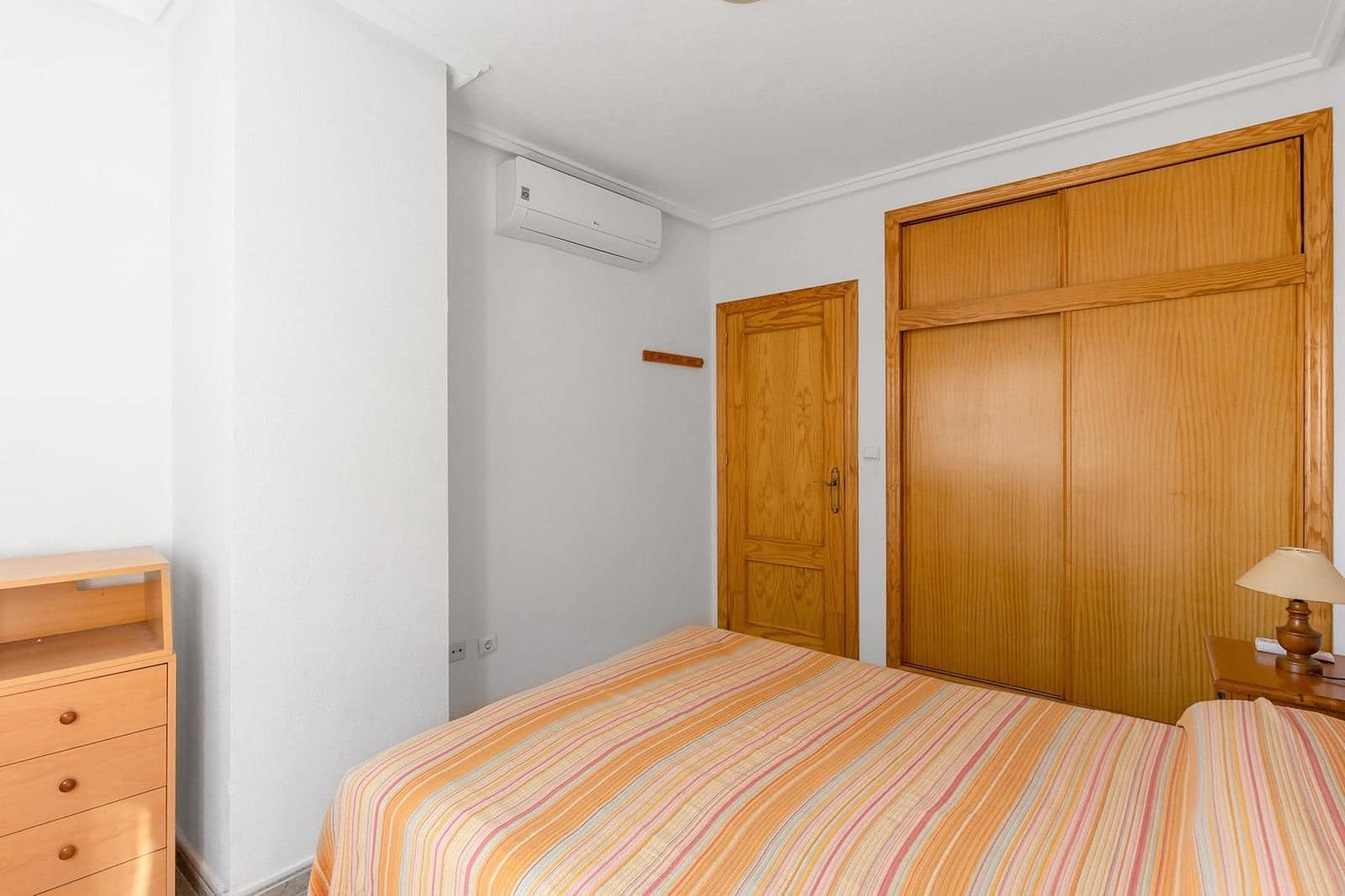 2 soverom Leilighet til salgs i Torrevieja med svømmebasseng garasje - € 170 000 (Ref: 9973464)