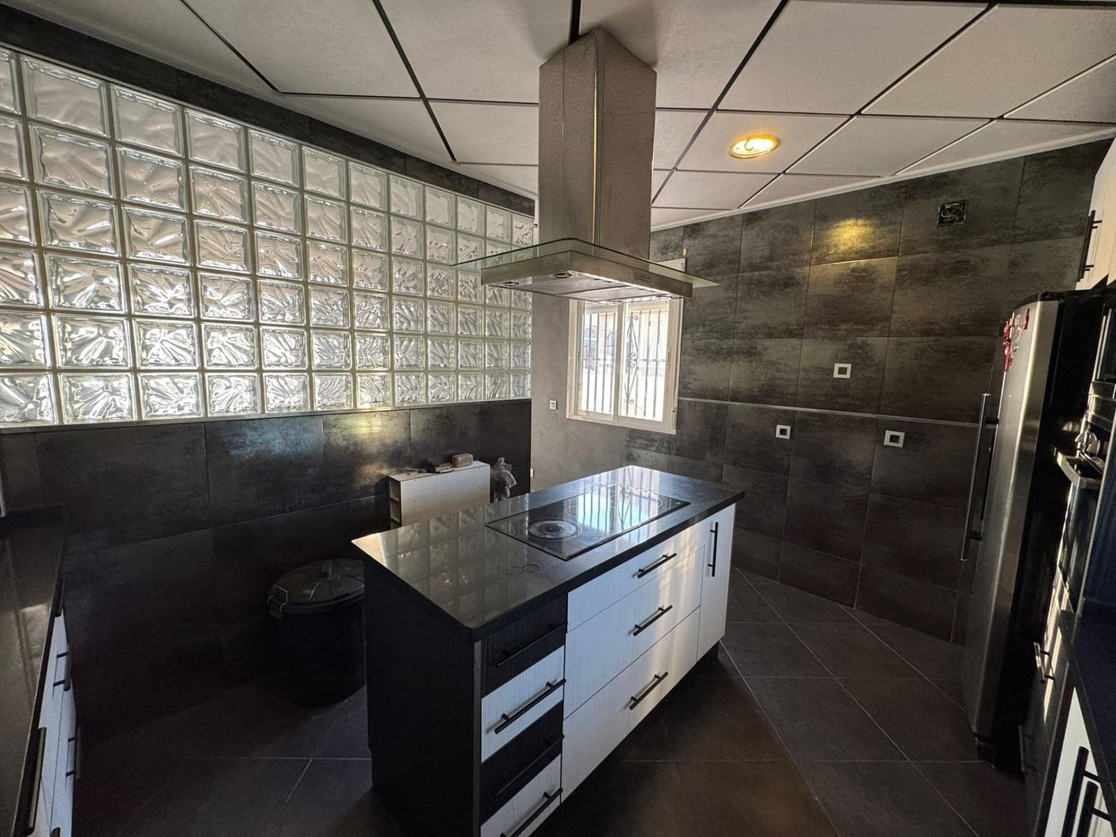 Chalet de 2 habitaciones en Torrevieja en venta con garaje - 289.000 € (Ref: 9973466)