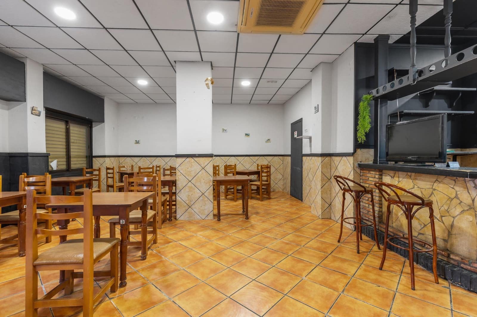 Biznes na sprzedaż w Torrevieja - 169 900 € (Ref: 9973471)