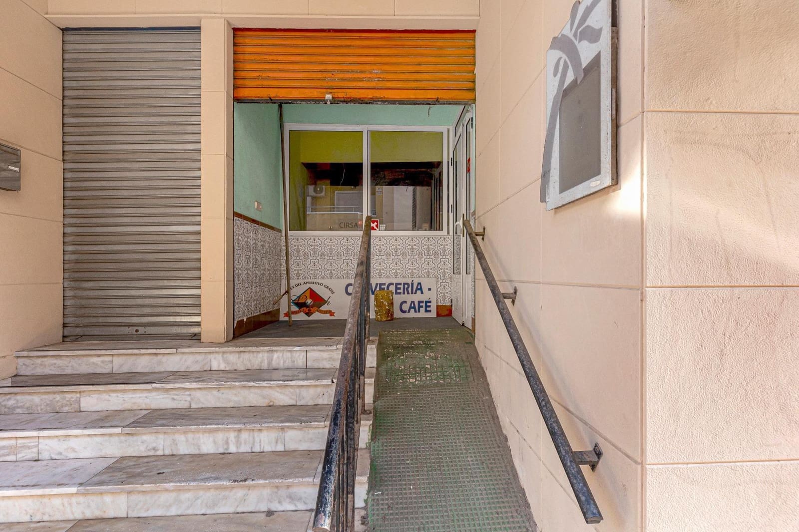Yritys myytävänä paikassa Torrevieja - 129 900 € (Ref: 9973473)