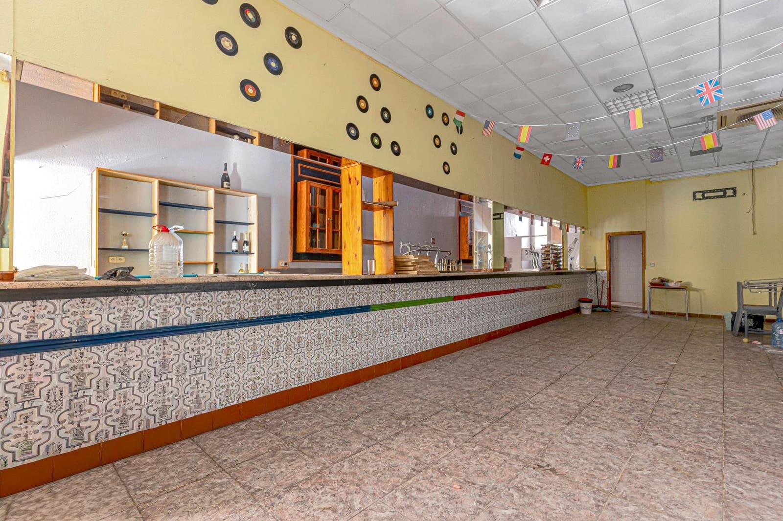 Yritys myytävänä paikassa Torrevieja - 129 900 € (Ref: 9973473)