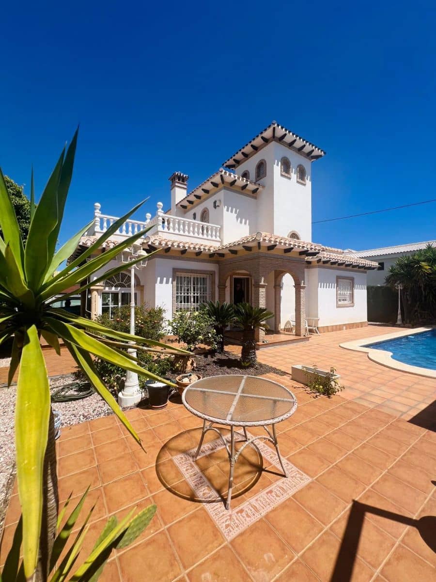 3 bedroom Villa for sale in Cabo Roig with pool garage - € 780,000 (Ref: 9973486)