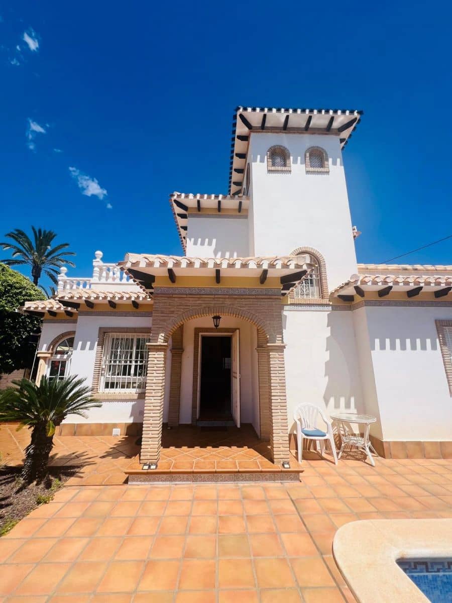 3 bedroom Villa for sale in Cabo Roig with pool garage - € 780,000 (Ref: 9973486)