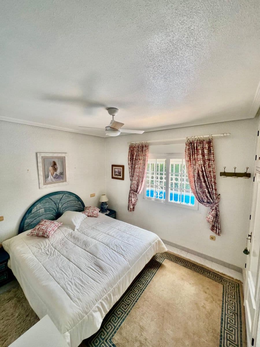 3 bedroom Villa for sale in Cabo Roig with pool garage - € 780,000 (Ref: 9973486)