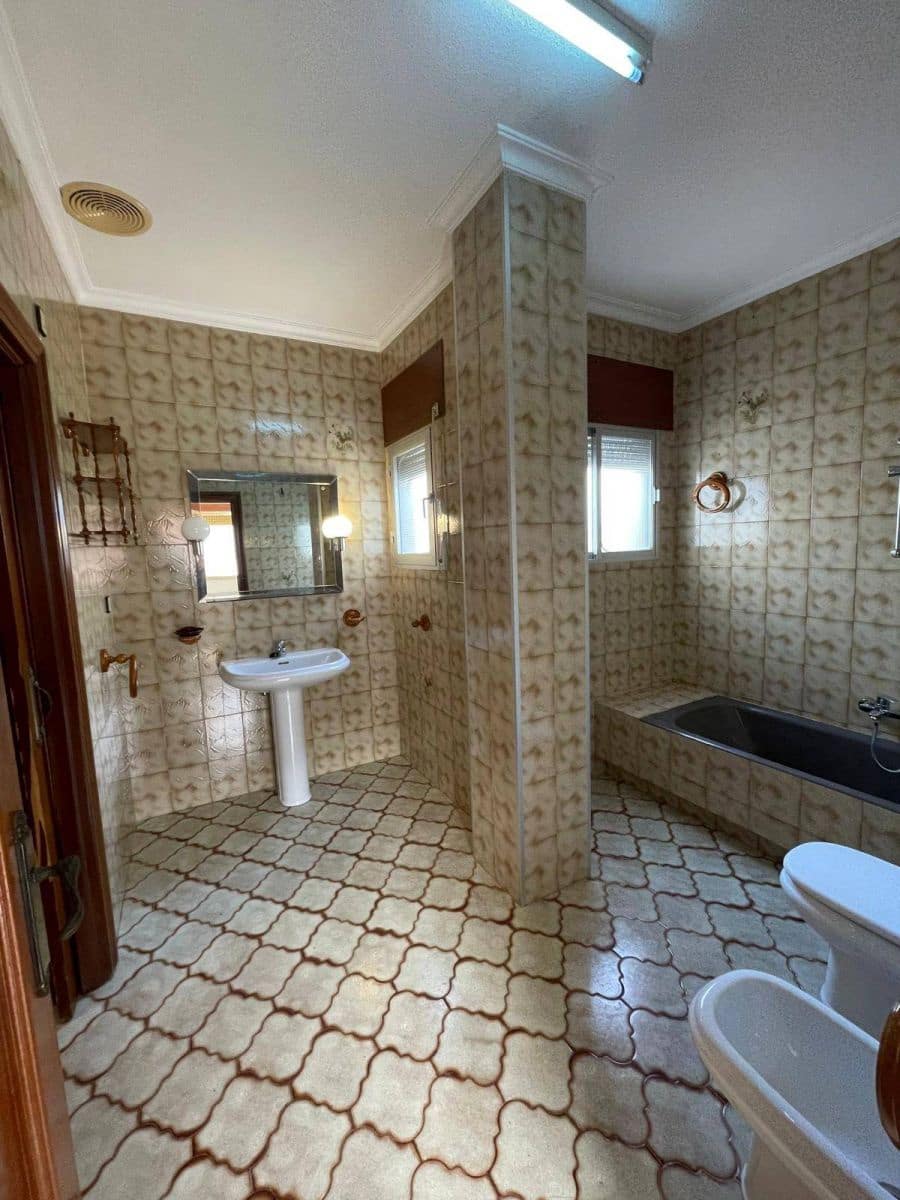 4 bedroom Villa for sale in Lo Pagan with garage - € 329,000 (Ref: 9973492)
