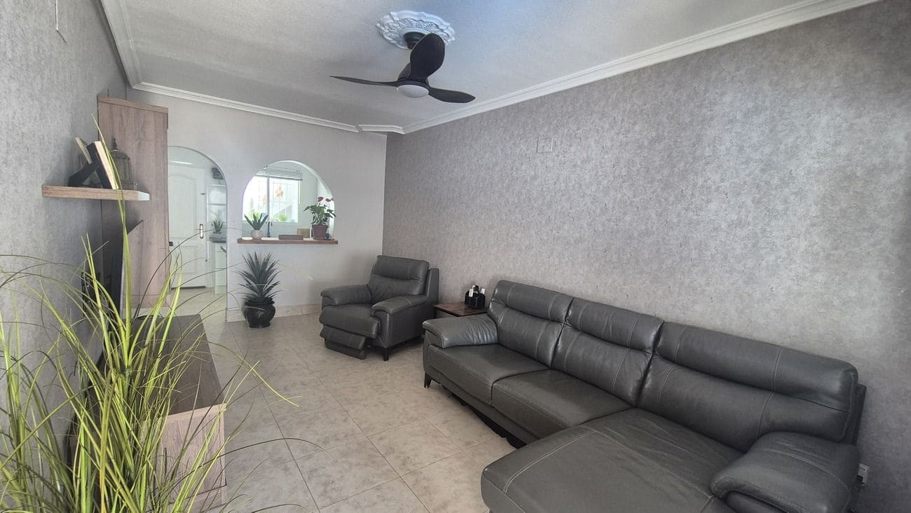 2 Zimmer Doppelhaus zu verkaufen in San Miguel de Salinas mit Pool - 240.000 € (Ref: 9977455)