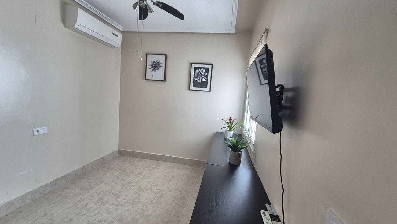2 Zimmer Doppelhaus zu verkaufen in San Miguel de Salinas mit Pool - 240.000 € (Ref: 9977455)