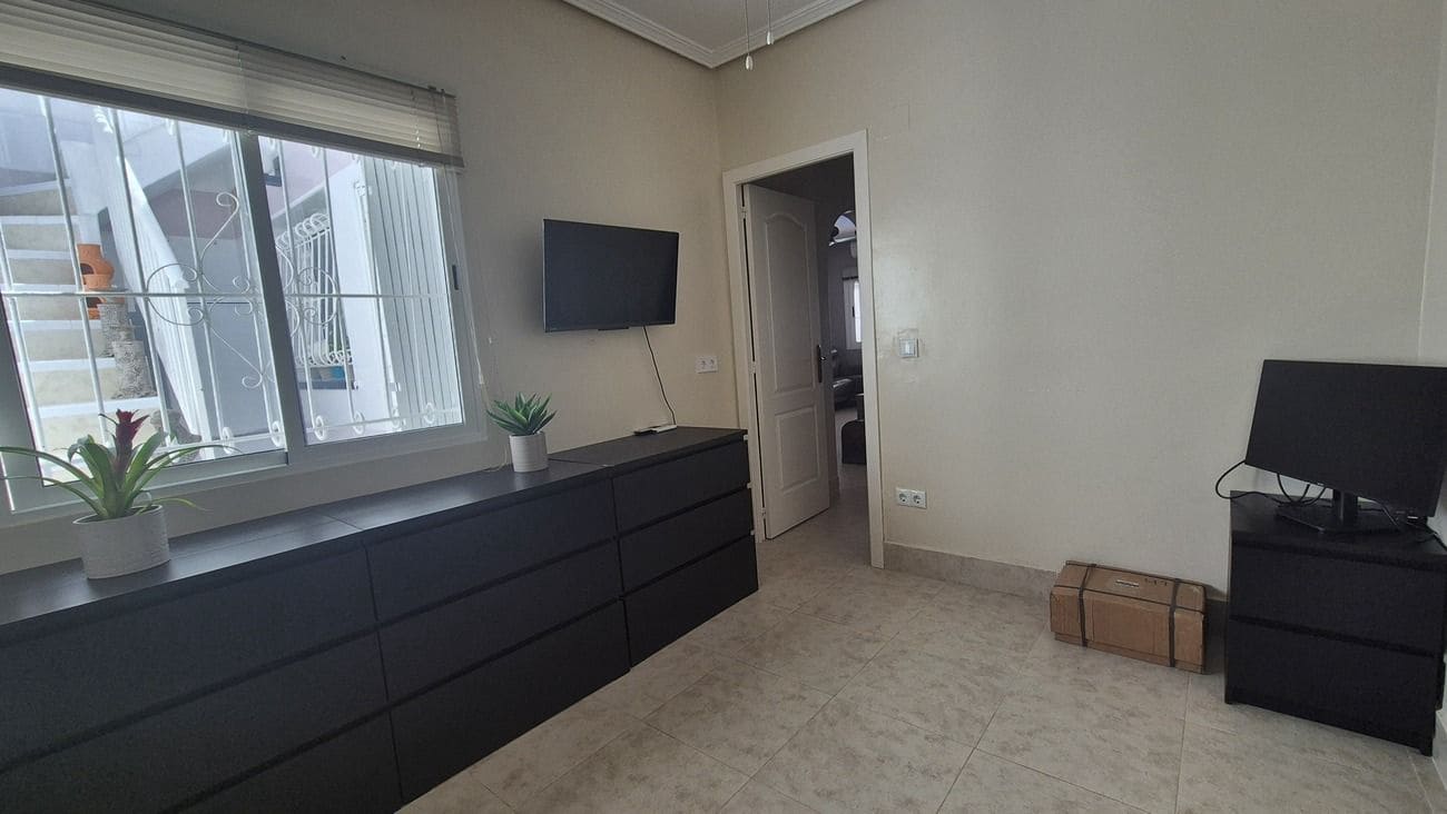 2 Zimmer Doppelhaus zu verkaufen in San Miguel de Salinas mit Pool - 240.000 € (Ref: 9977455)