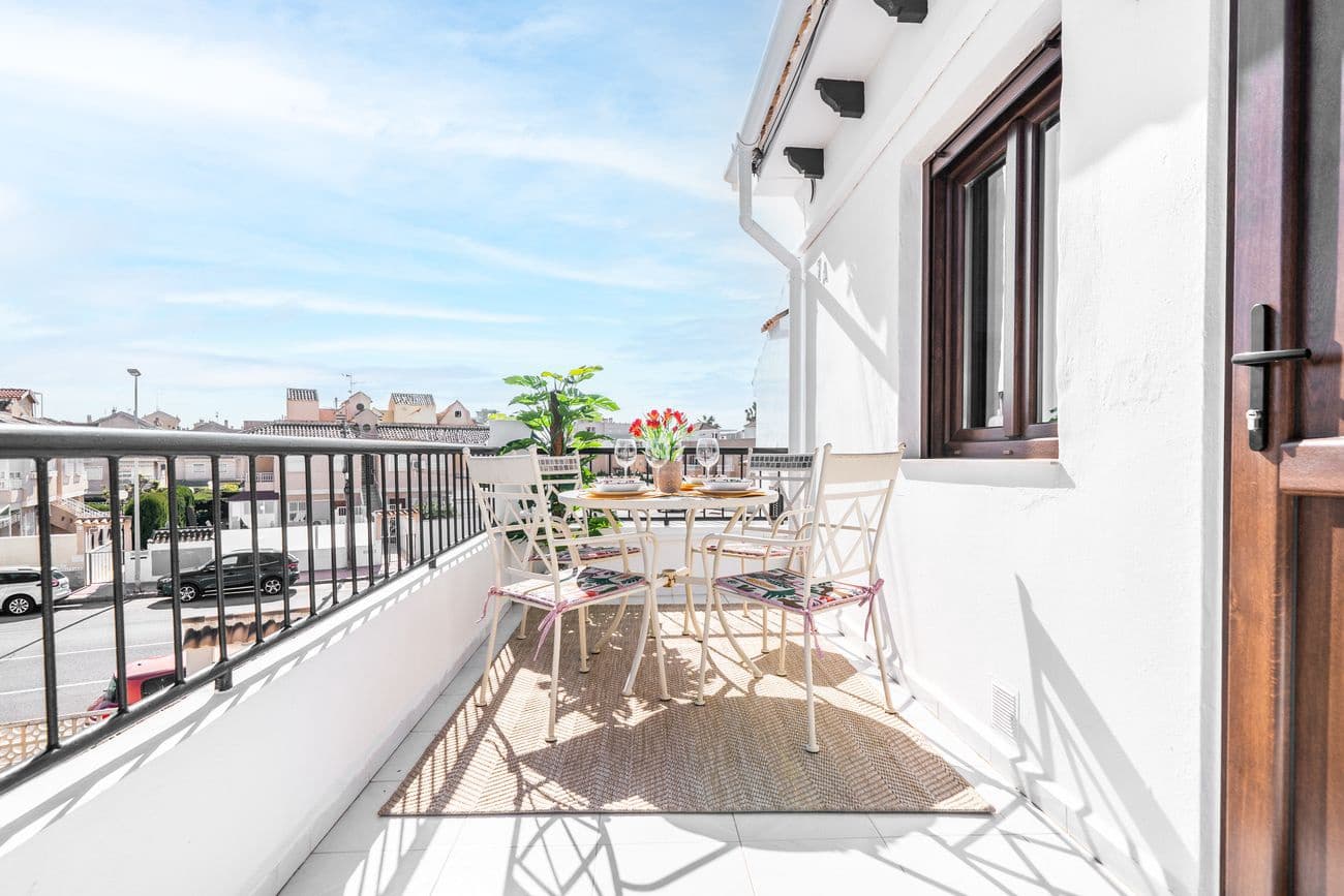 1 sypialnia Apartament na sprzedaż w Torrevieja z basenem - 184 000 € (Ref: 9977459)