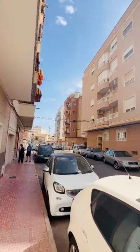 1 slaapkamer Appartement te koop in Torrevieja - € 89.000 (Ref: 9979020)