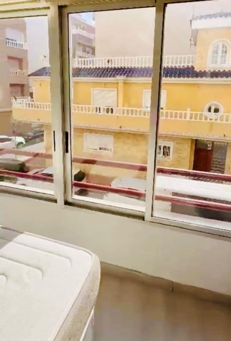 1 slaapkamer Appartement te koop in Torrevieja - € 89.000 (Ref: 9979020)