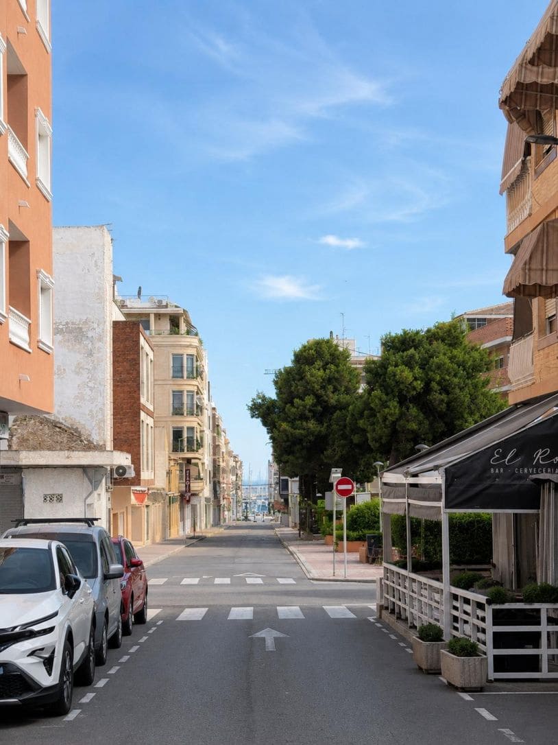 1 slaapkamer Appartement te koop in Torrevieja - € 89.000 (Ref: 9979020)