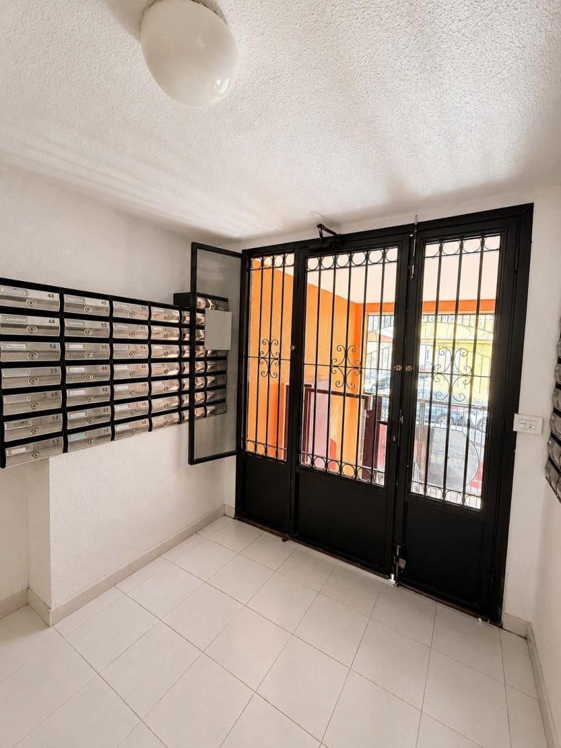 1 slaapkamer Appartement te koop in Torrevieja - € 89.000 (Ref: 9979020)