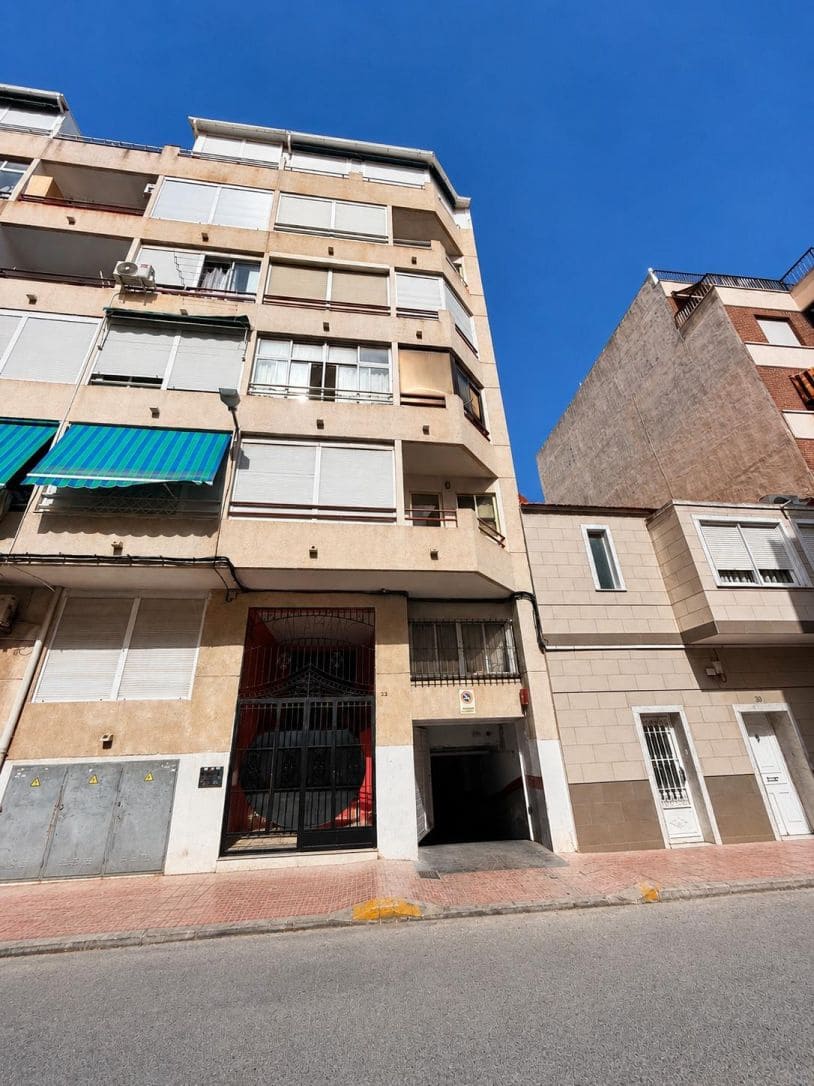 1 slaapkamer Appartement te koop in Torrevieja - € 89.000 (Ref: 9979020)