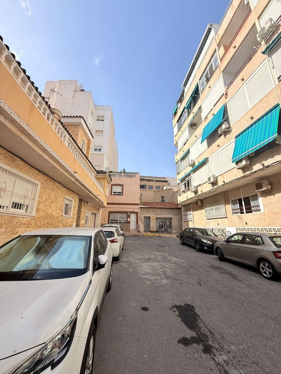 1 slaapkamer Appartement te koop in Torrevieja - € 89.000 (Ref: 9979020)