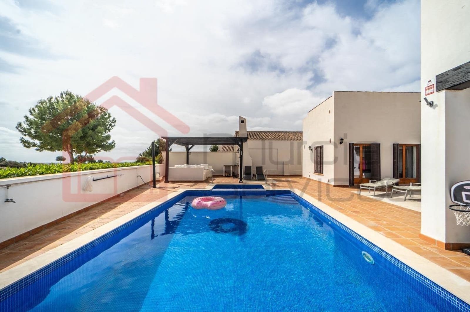 Chalet de 4 habitaciones en El Valle Golf Resort en venta con piscina - 595.000 € (Ref: 9979831)