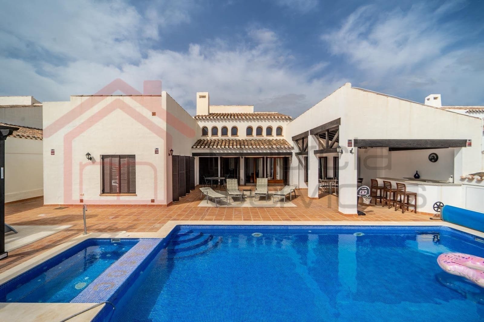 Chalet de 4 habitaciones en El Valle Golf Resort en venta con piscina - 595.000 € (Ref: 9979831)