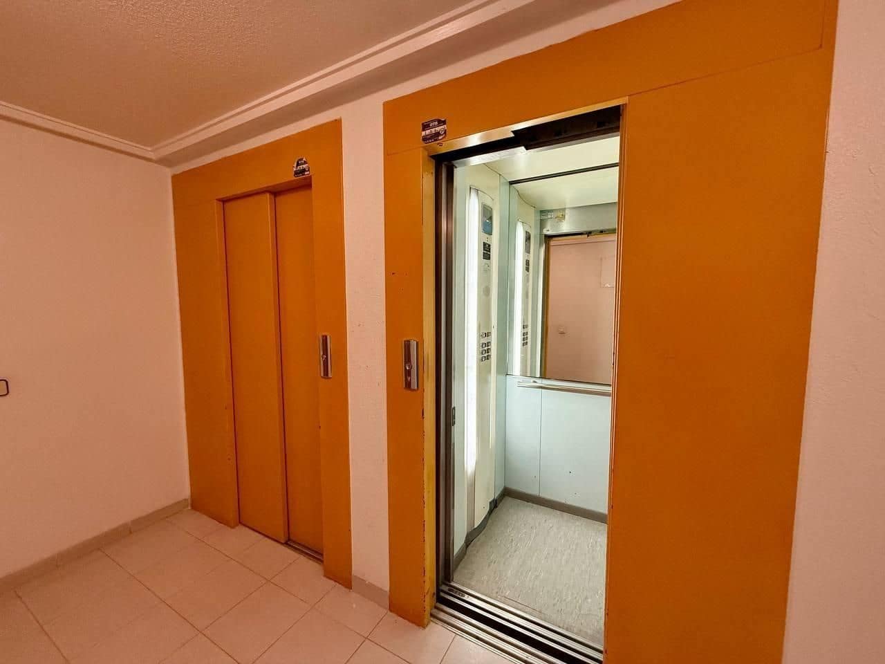 Apartamento de 2 habitaciones en Torrevieja en venta - 189.900 € (Ref: 9987021)