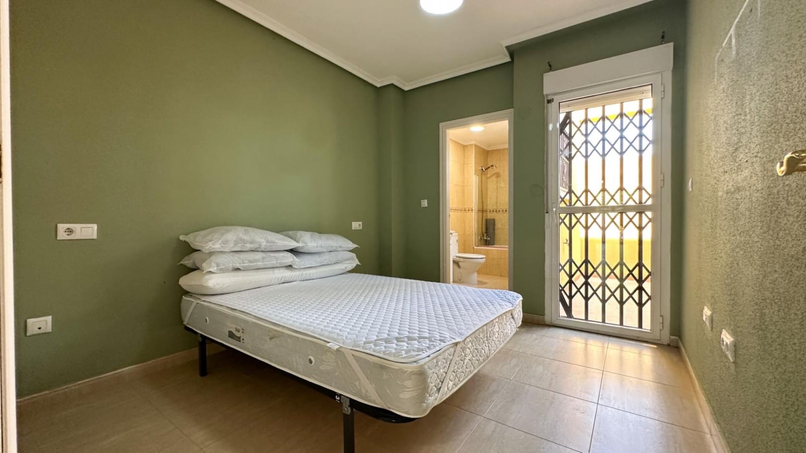 2 quarto Bungalow para venda em Daya Nueva - 119 000 € (Ref: 9990838)