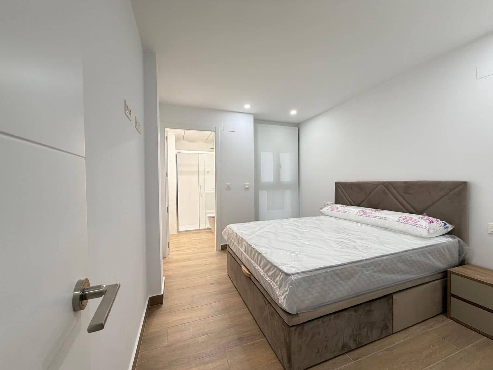 2 soveværelse Lejlighed til salg i Torrevieja med swimmingpool - € 330.000 (Ref: 9994386)