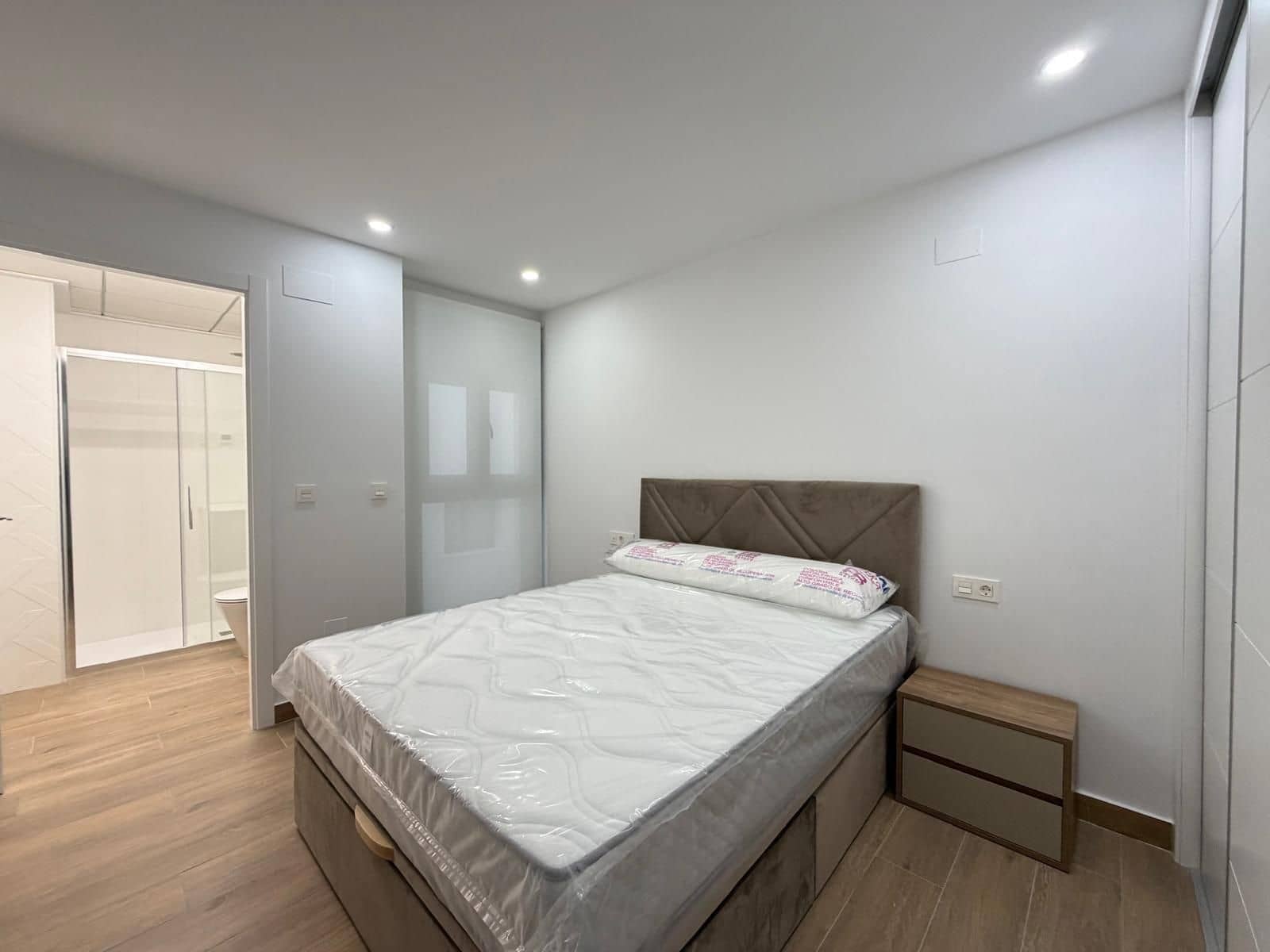 2 soveværelse Lejlighed til salg i Torrevieja med swimmingpool - € 330.000 (Ref: 9994386)