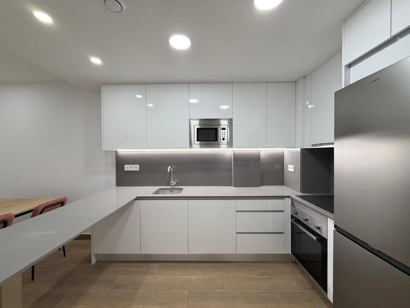 2 soveværelse Lejlighed til salg i Torrevieja med swimmingpool - € 330.000 (Ref: 9994386)