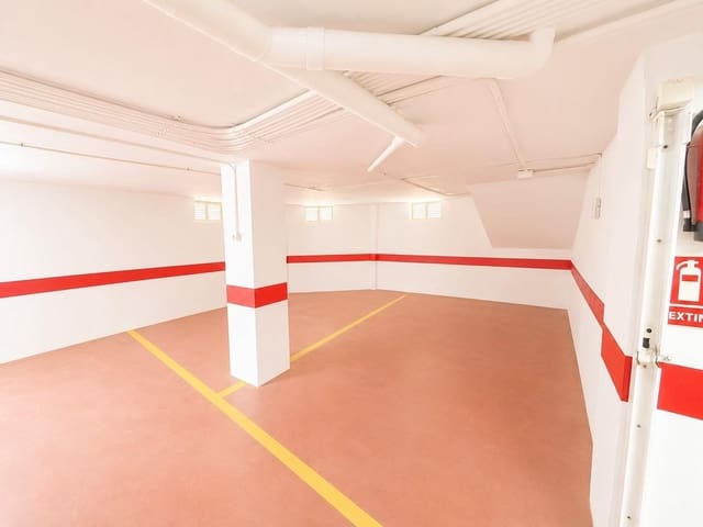 Garage for rent in Centro, Torrevieja - € 300 (Ref: 9995152)