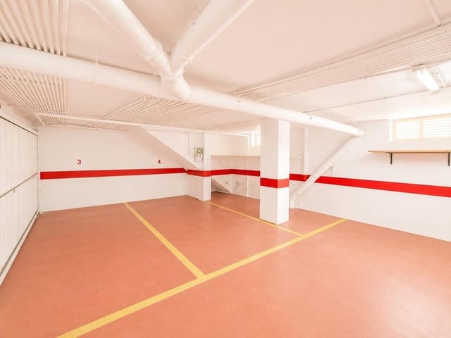 Garage for rent in Centro, Torrevieja - € 300 (Ref: 9995152)