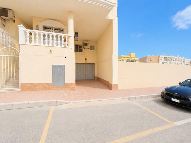 Garage for rent in Centro, Torrevieja - € 300 (Ref: 9995152)