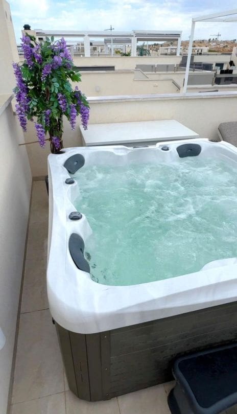 3 makuuhuone Kattohuoneisto myytävänä paikassa Orihuela Costa mukana uima-altaan - 529 000 € (Ref: 9995153)