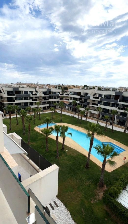 3 makuuhuone Kattohuoneisto myytävänä paikassa Orihuela Costa mukana uima-altaan - 529 000 € (Ref: 9995153)