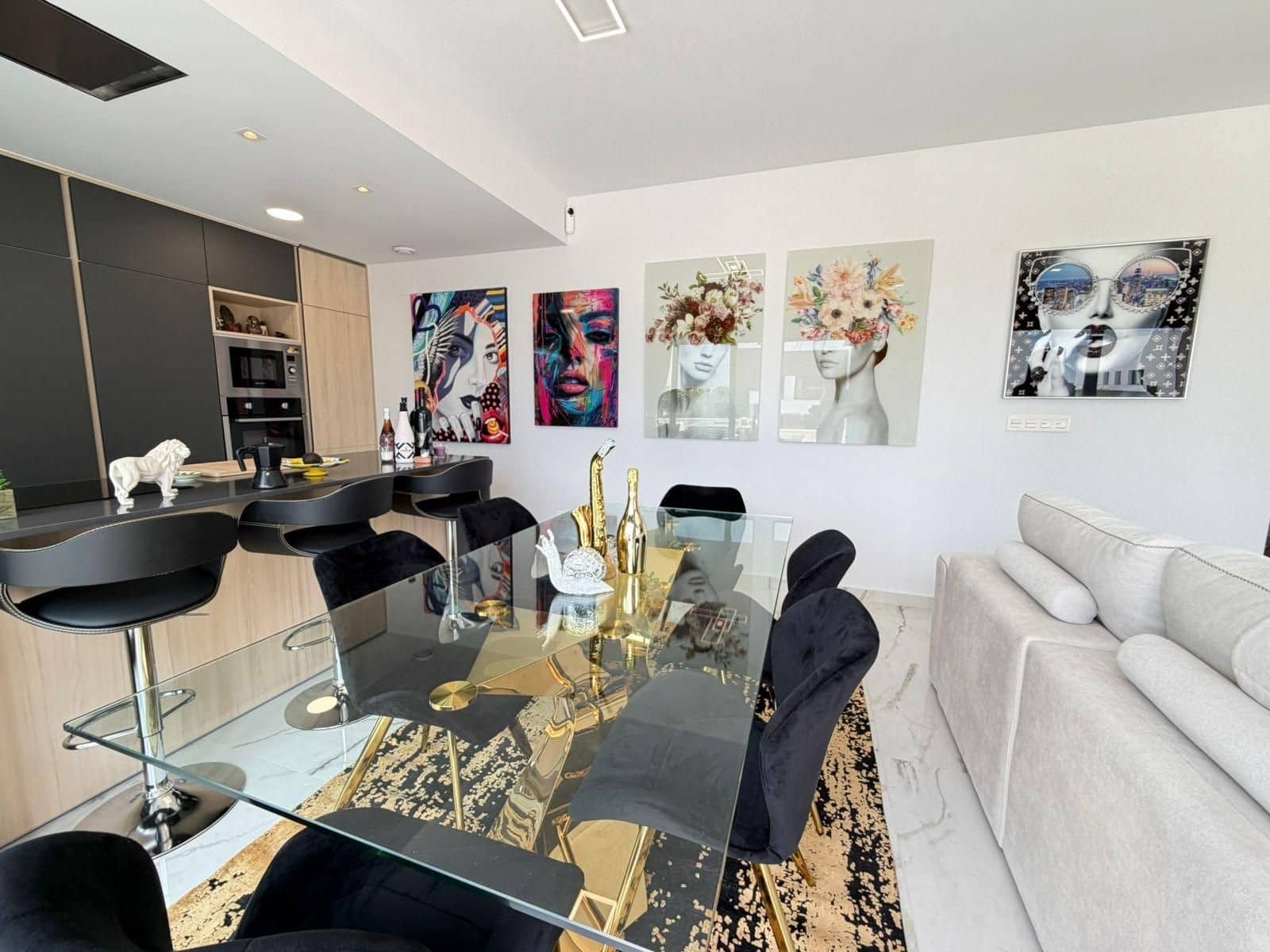 3 makuuhuone Kattohuoneisto myytävänä paikassa Orihuela Costa mukana uima-altaan - 529 000 € (Ref: 9995153)