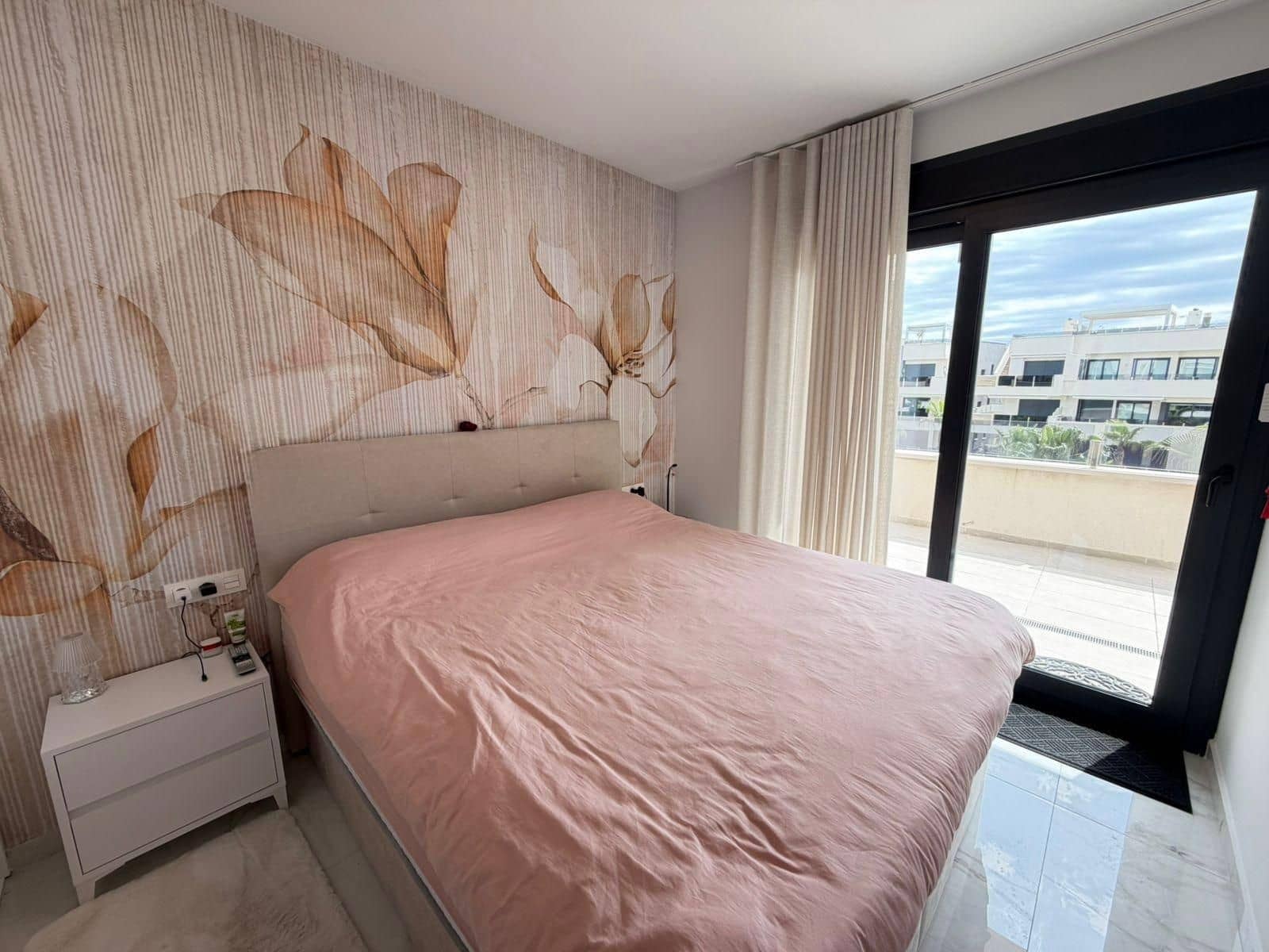 3 makuuhuone Kattohuoneisto myytävänä paikassa Orihuela Costa mukana uima-altaan - 529 000 € (Ref: 9995153)