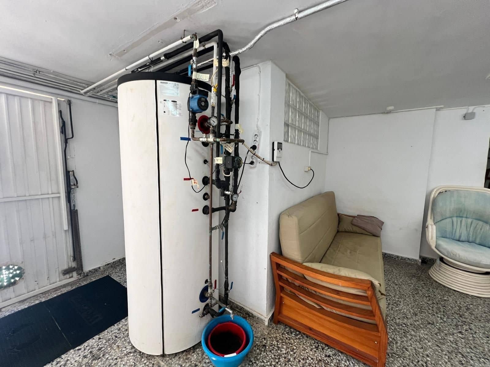 Chalet de 3 habitaciones en Torrevieja en venta con piscina - 315.000 € (Ref: 9995163)