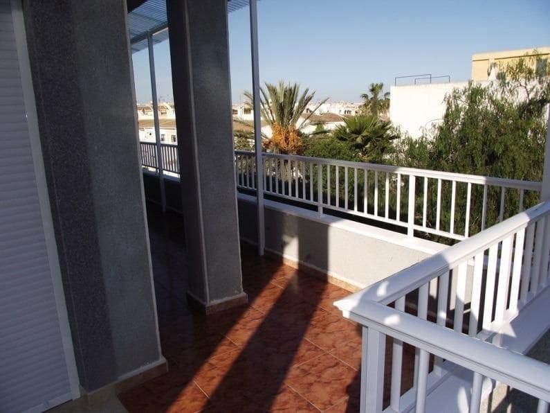 2 slaapkamer Appartement te koop in Torrevieja - € 140.000 (Ref: 9995166)