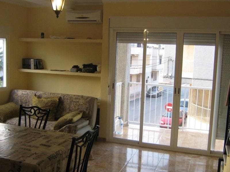 2 slaapkamer Appartement te koop in Torrevieja - € 140.000 (Ref: 9995166)