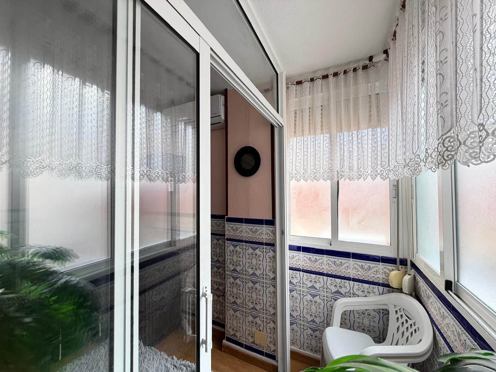 1 sypialnia Apartament na sprzedaż w Torrevieja - 110 000 € (Ref: 9995824)