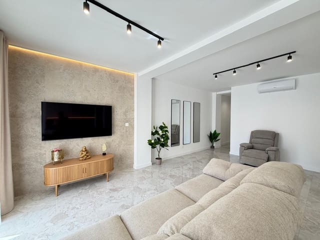 3 slaapkamer Penthouse te koop in Torrevieja - € 229.000 (Ref: 9995825)