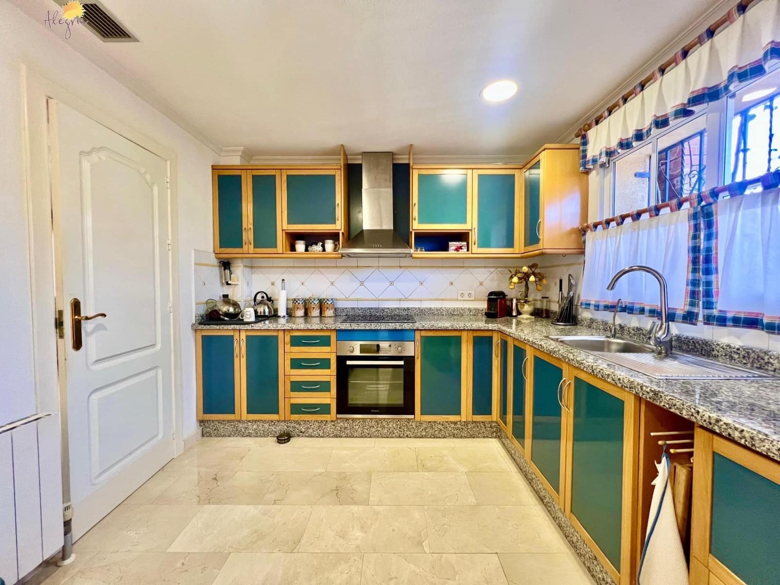 3 slaapkamer Villa te koop in La Siesta met zwembad - € 490.000 (Ref: 9995830)