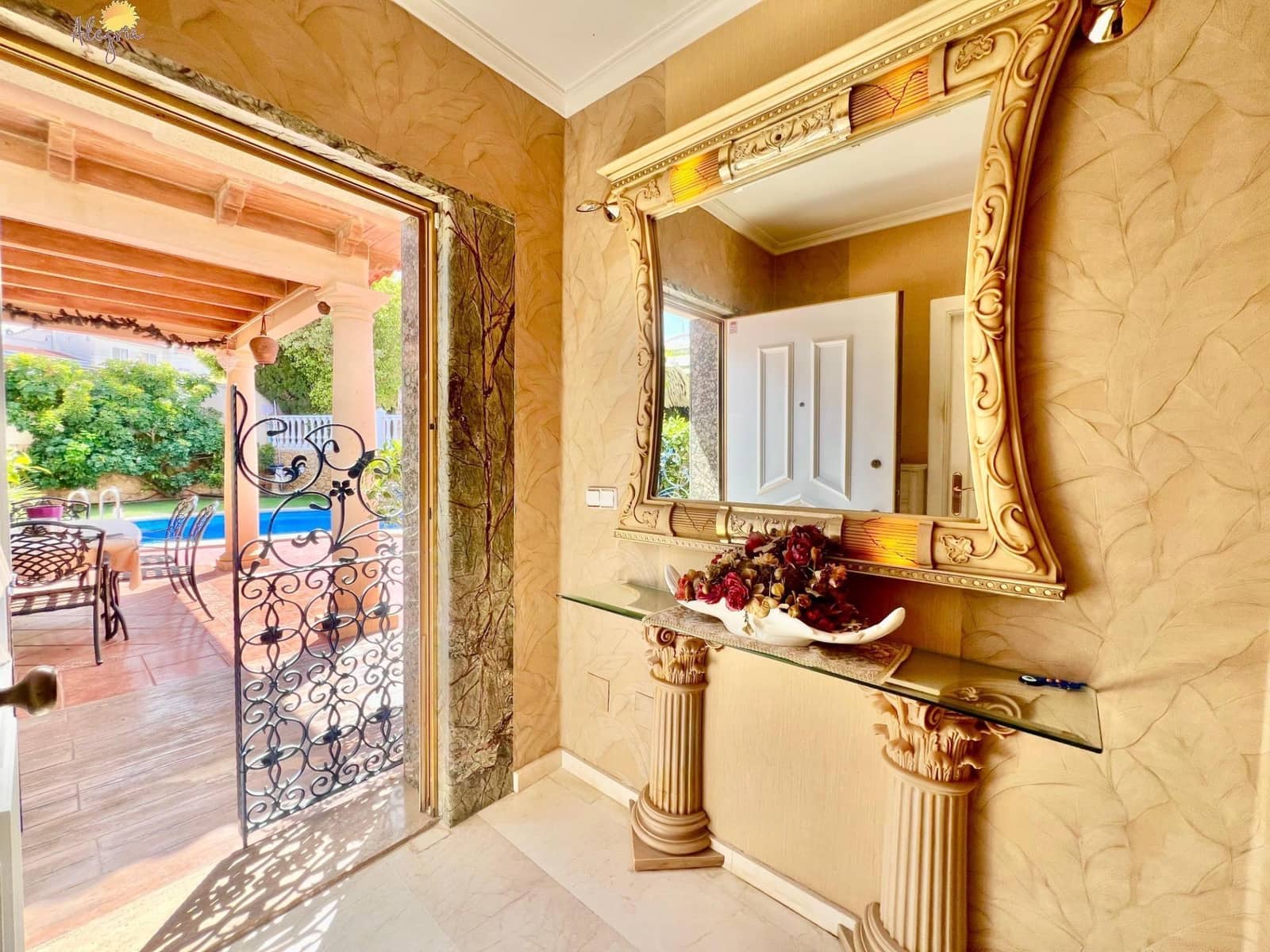 3 slaapkamer Villa te koop in La Siesta met zwembad - € 490.000 (Ref: 9995830)