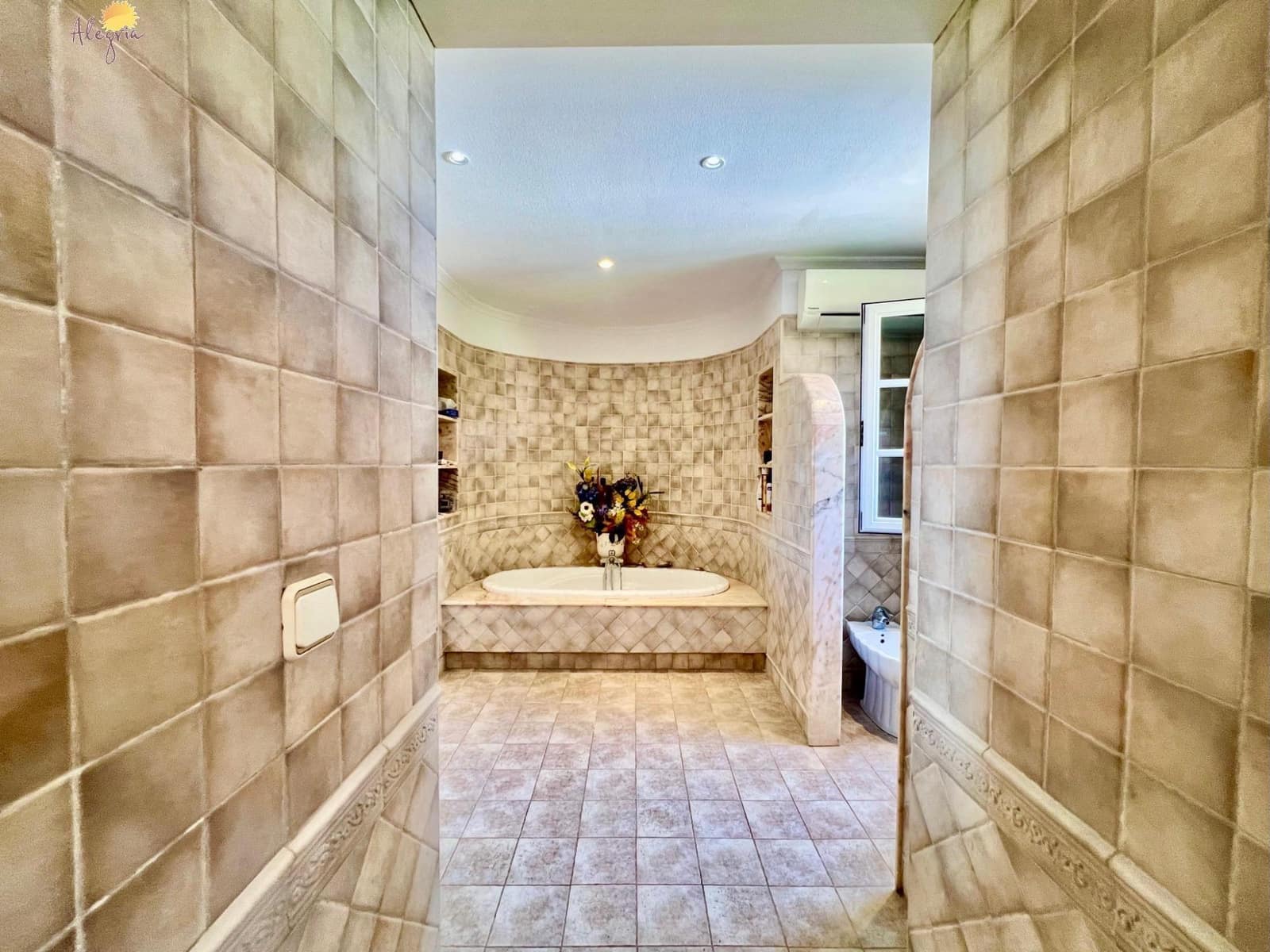3 slaapkamer Villa te koop in La Siesta met zwembad - € 490.000 (Ref: 9995830)