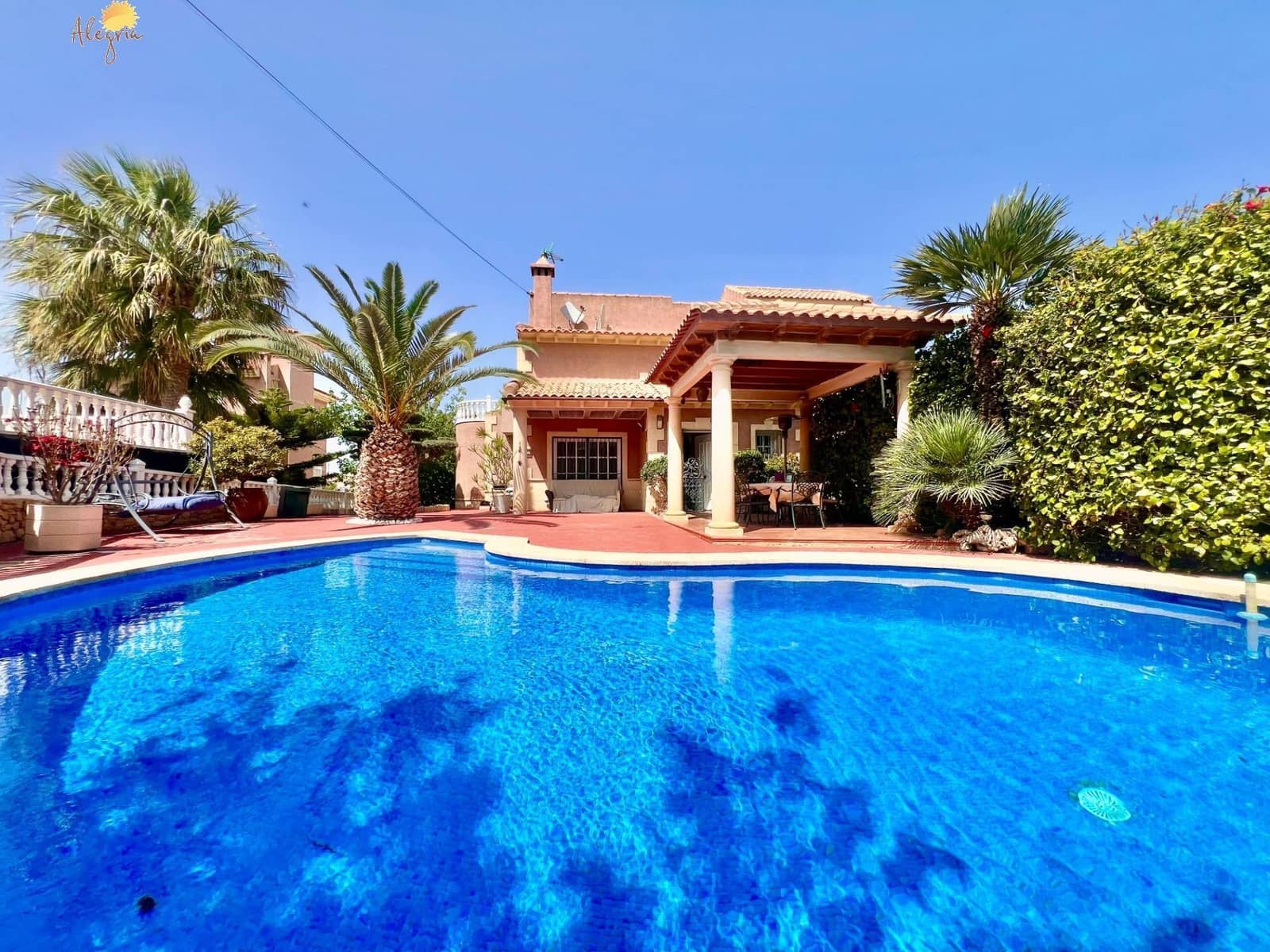 3 slaapkamer Villa te koop in La Siesta met zwembad - € 490.000 (Ref: 9995830)