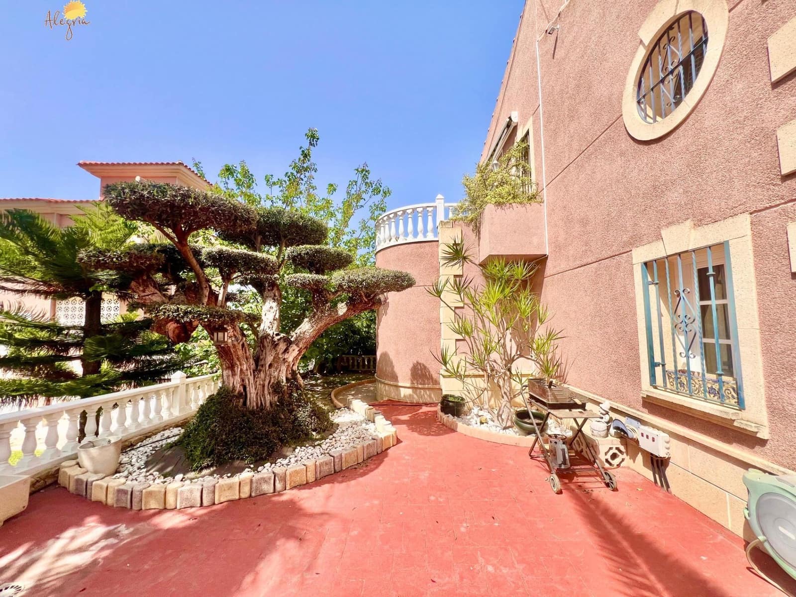 3 slaapkamer Villa te koop in La Siesta met zwembad - € 490.000 (Ref: 9995830)